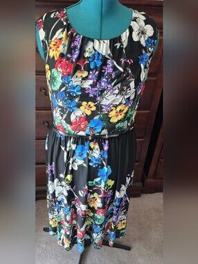 Like New Ellen Tracy Fit And Flare Floral Print Dress